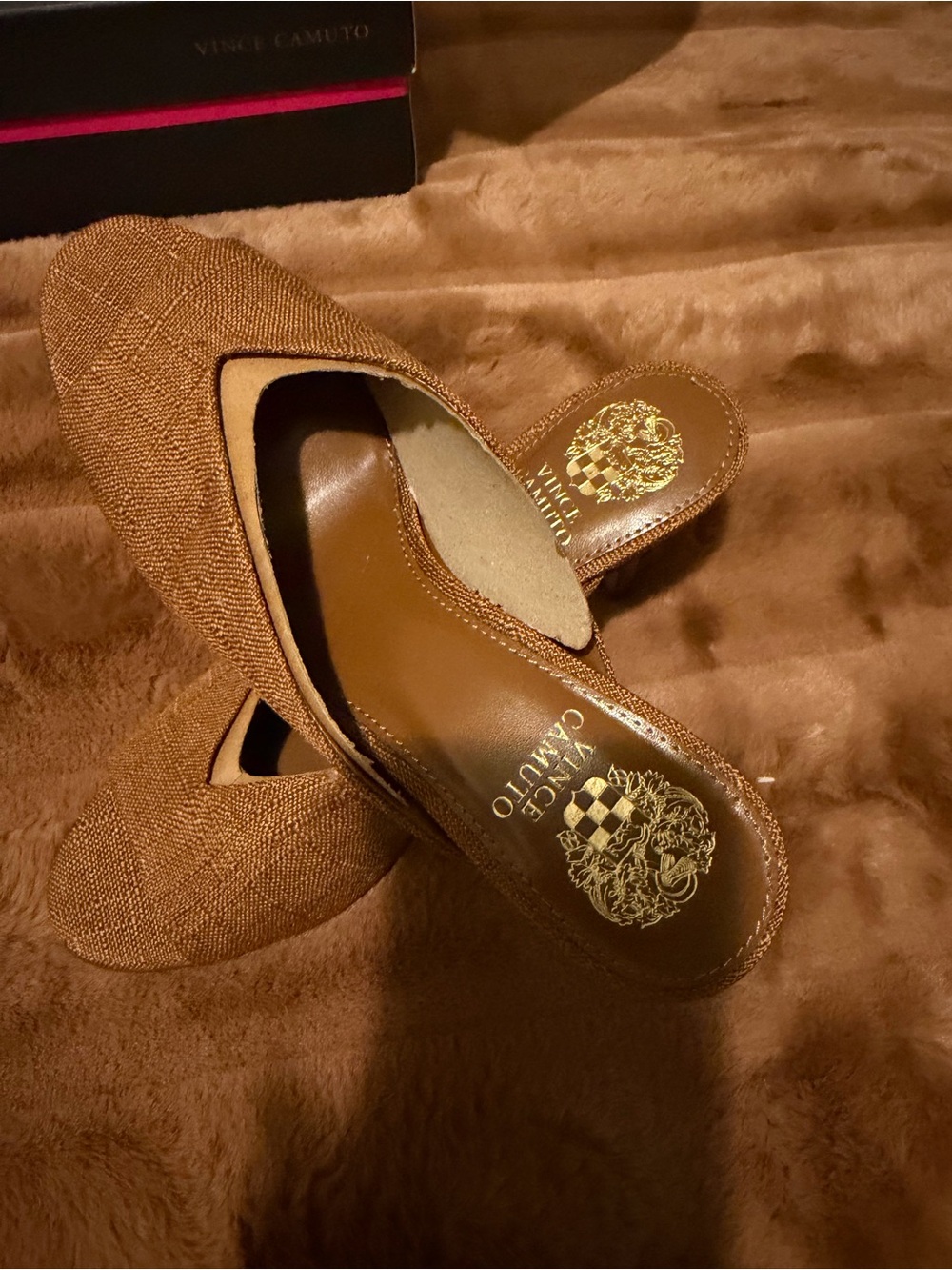 Vince Camuto brown slides - Picture 3 of 5